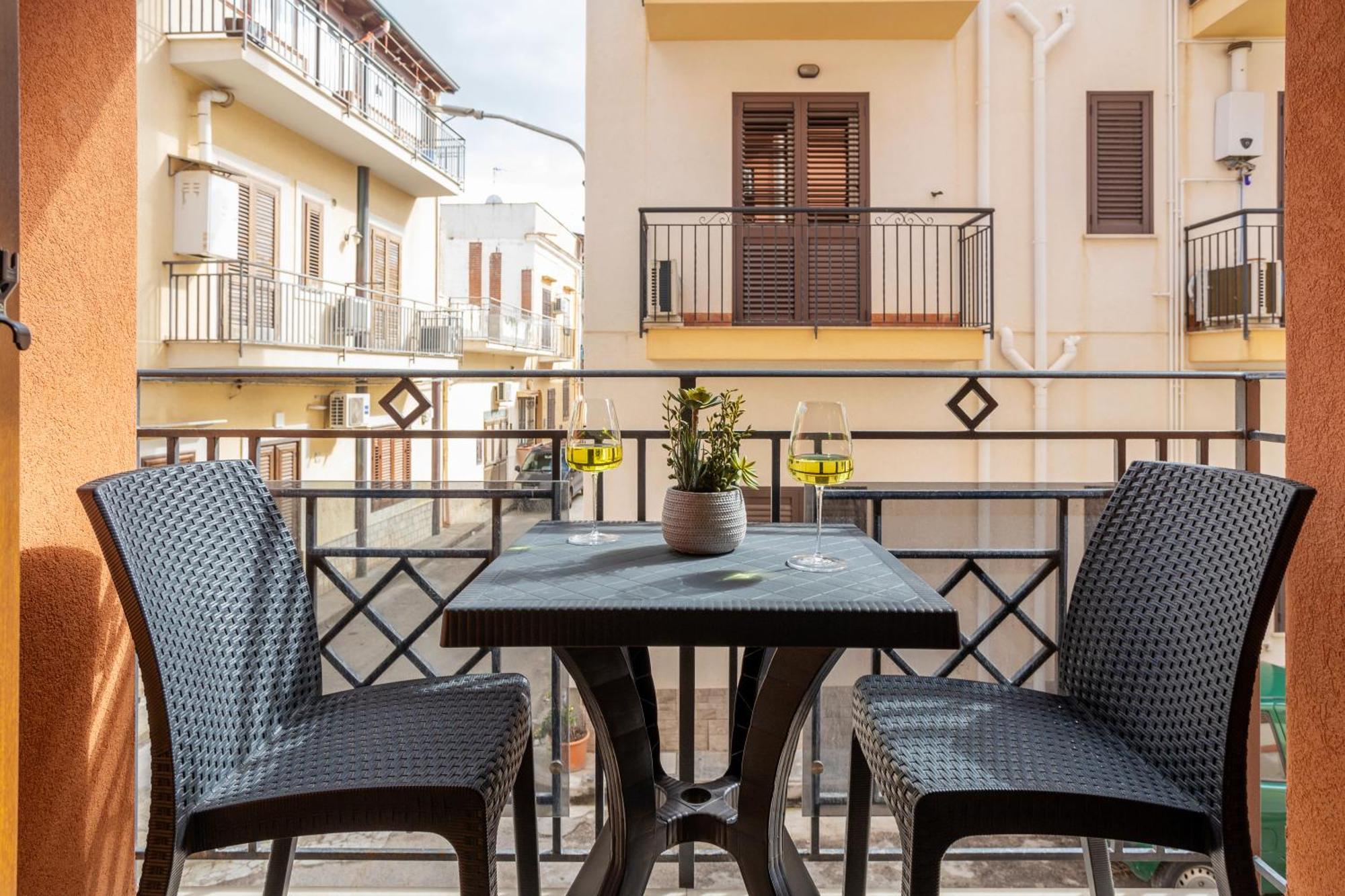 Azzurra Apartments Balestrate Kültér fotó